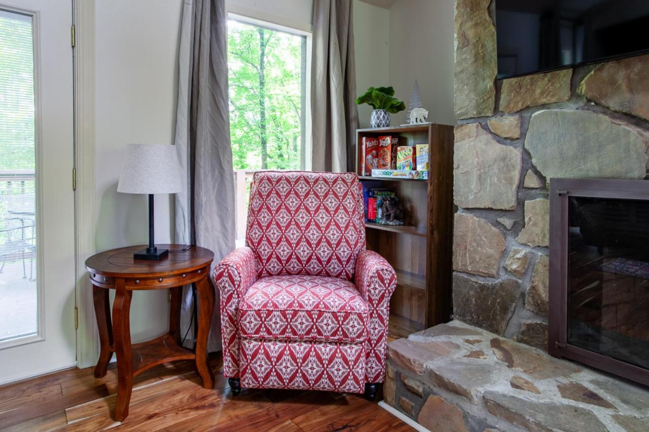 Little Cub Cottage - Mtn Views & Community Pools Gatlinburg Eksteriør billede