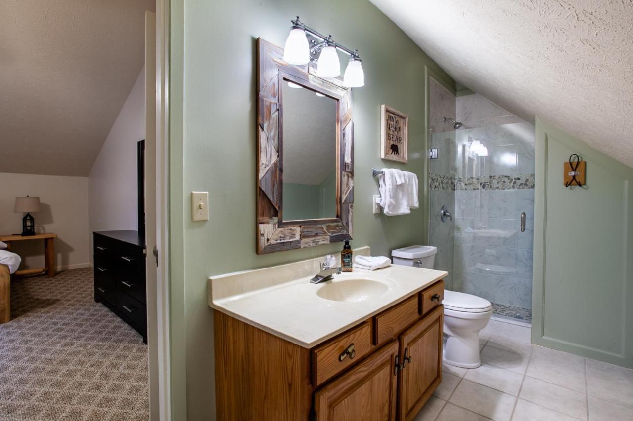 Little Cub Cottage - Mtn Views & Community Pools Gatlinburg Eksteriør billede